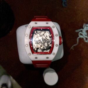 Watch men’s worn twice great condition only moves when on your wrist